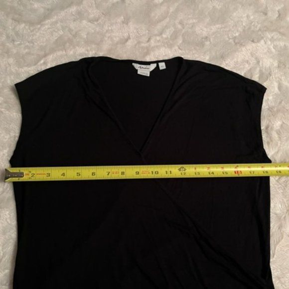 Reitman's The Short Cut Black Sleeveless Mock Wrap top Ladies Size S - Picture 4 of 9
